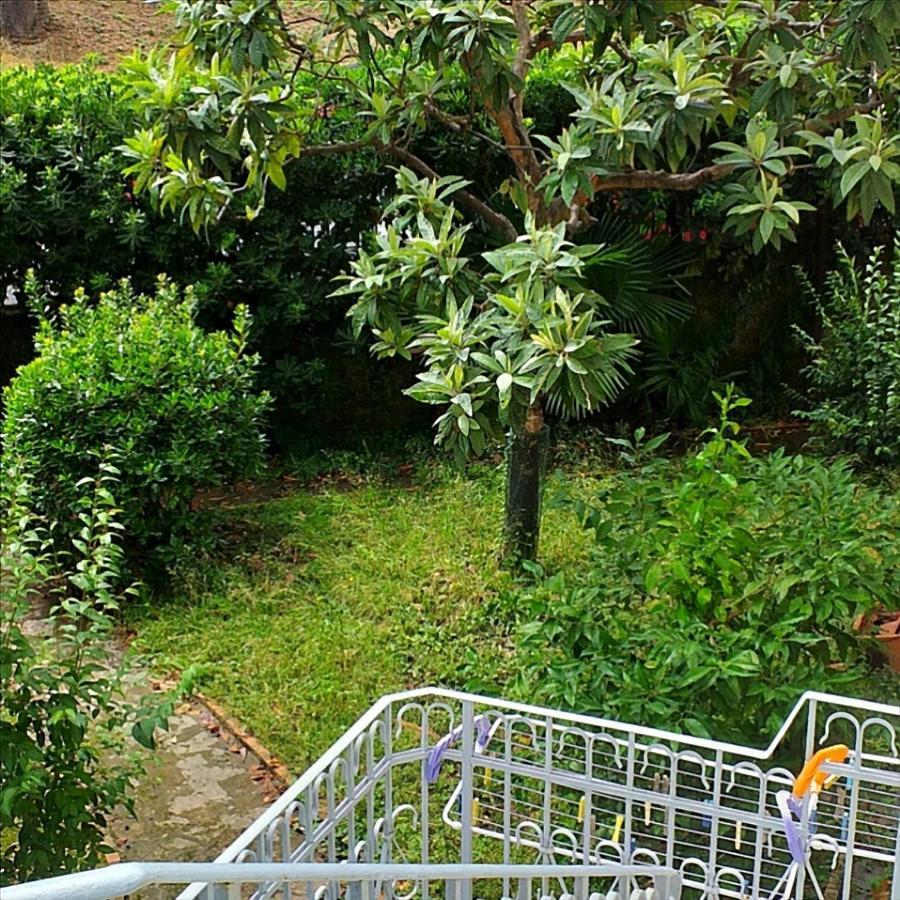 Апартаменти Un Giardino A Due Passi Dal Mare Ла-Спеція Екстер'єр фото